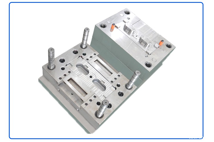 蓝牙耳机模具加工案例CZ704B 常用的注塑模具