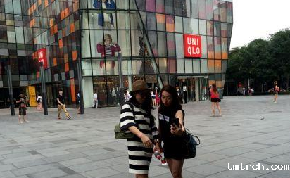 试衣间风波-创智塑胶制品 试衣间风波-创智塑胶制品